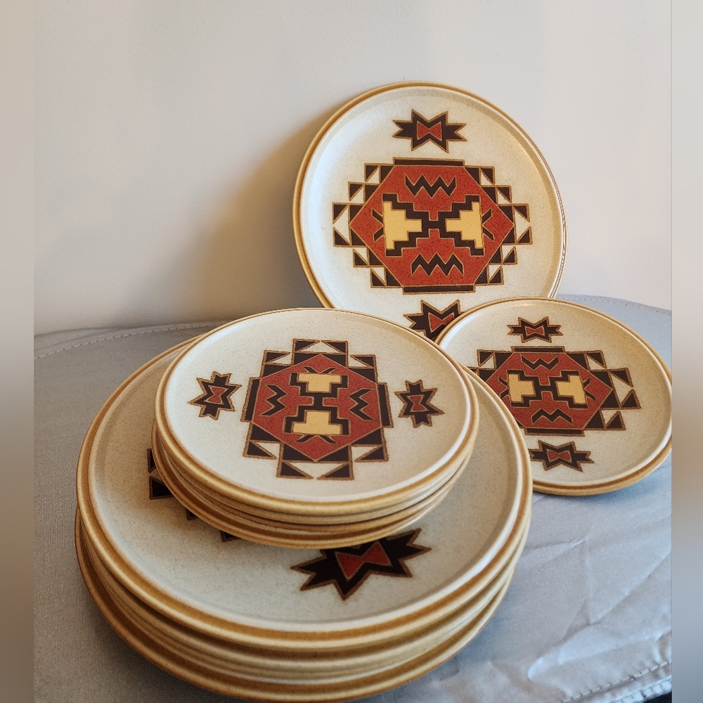 Mikasa Stylekraft Dinnerware Brown/Red Speckled Stoneware C0906